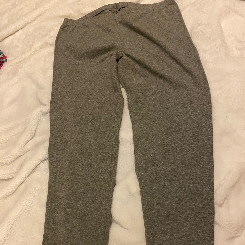 Light grey leggings